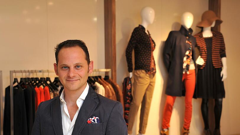 „Oui“-Geschäftsführer Daniel Gottesdiener will den zehn Schönsten zu einem Top-Auftritt auf dem Catwalk verhelfen. „Oui“-Geschäftsführer Daniel Gottesdiener will den zehn Schönsten zu einem Top-Auftritt auf dem Catwalk verhelfen.