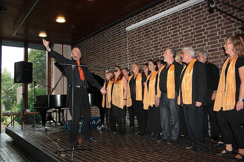 Laden zum Konzert: Die Andreas Gospel Singer.