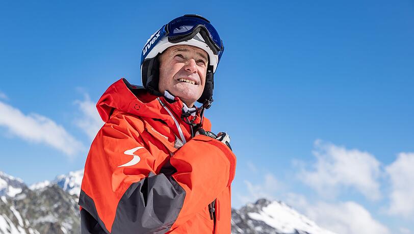 Andreas Puelacher, steht am Rettenbachgletscher.