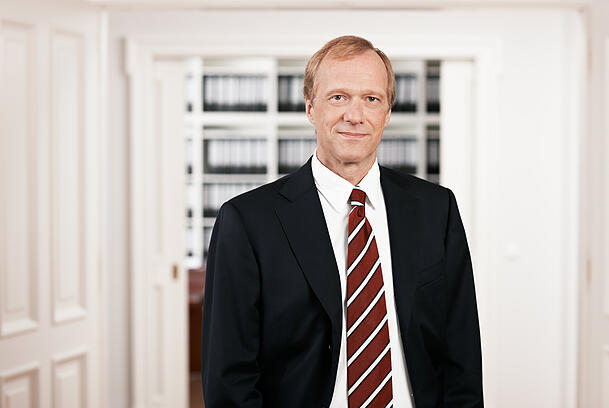 Der M&uuml;nchner Fachanwalt f&uuml;r Kapitalmarktrecht hat die Berichterstattung der AZ in den letzten Monaten verfolgt und sich in den US-Fall eingearbeitet.