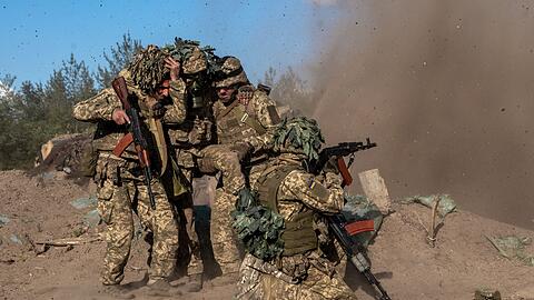Ukrainische M&auml;nner sollen sich einem Einsatz im Krieg gegen Russland k&uuml;nftig schwerer entziehen k&ouml;nnen. (Archivbild)