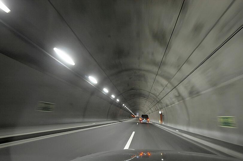 Belgien und die Niederlande trauern offiziell um die 28 Toten des Busunglücks in der Schweiz. Eine Schweigeminute ist angesetzt.