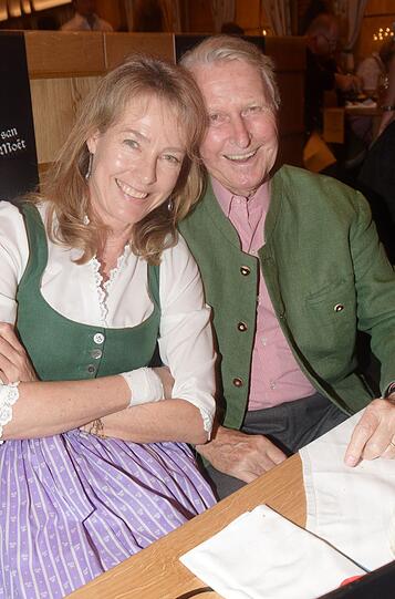 Eva Steinmeyer und Dr. Martin Steinmeyer im Schützenzelt.