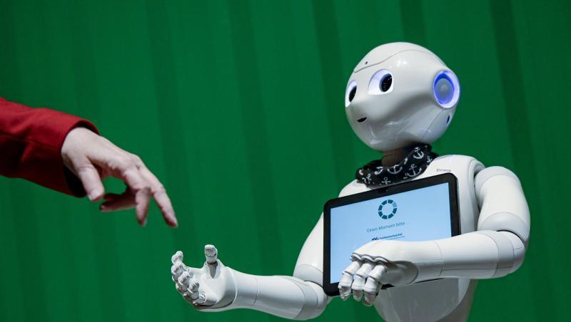 Keine Angst vorm intelligenten Roboter - unter Umständen können Unternehmen mit KI-Anwendungen gut Geld verdienen. Keine Angst vorm intelligenten Roboter - unter Umständen können Unternehmen mit KI-Anwendungen gut Geld verdienen.