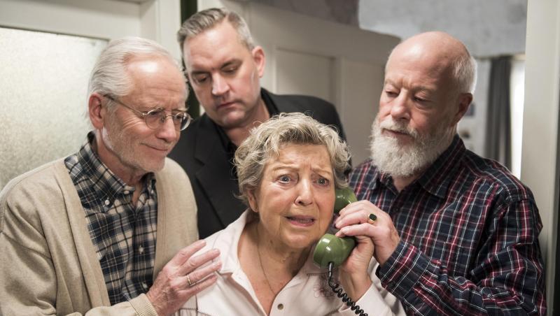 Für die Dreharbeiten in Köln kehrten einige der alten "Lindenstraßen"-Schauspieler an ihre alte Wirkungsstätte zurück. Für die Dreharbeiten in Köln kehrten einige der alten "Lindenstraßen"-Schauspieler an ihre alte Wirkungsstätte zurück.