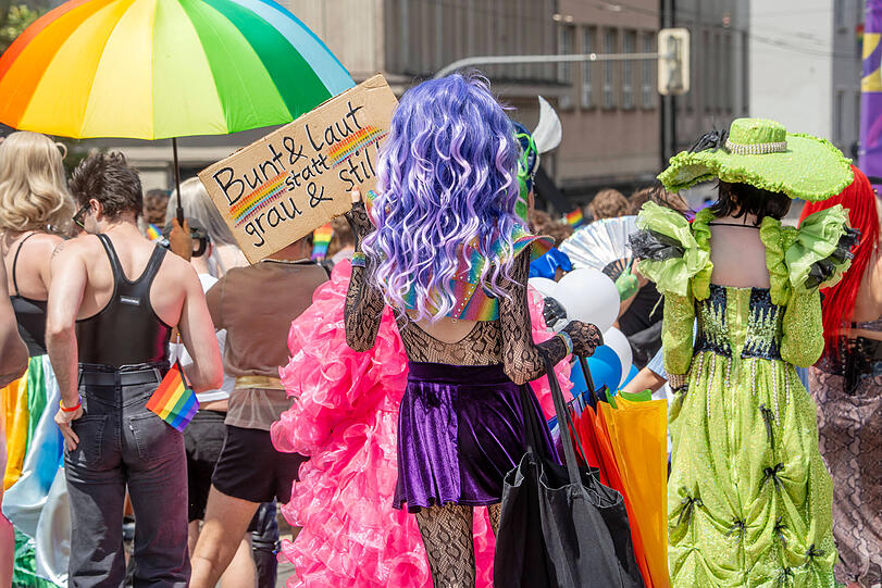 Buntes Treiben bei der CSD-Parade in München.