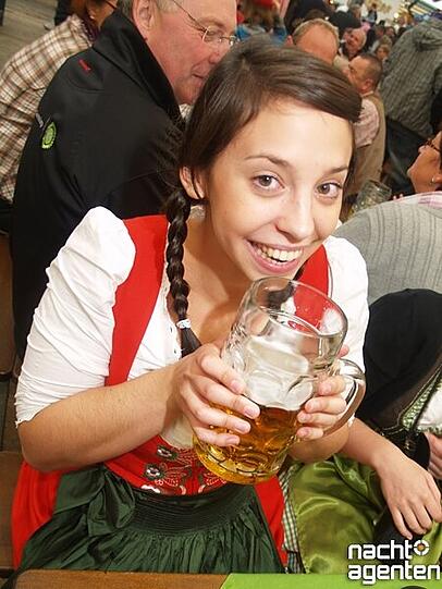 Oktoberfest 2011 auf der Theresienwiese (Montag, 19.09.2011). Noch mehr Pics gibts hier www.nachtagenten.de.