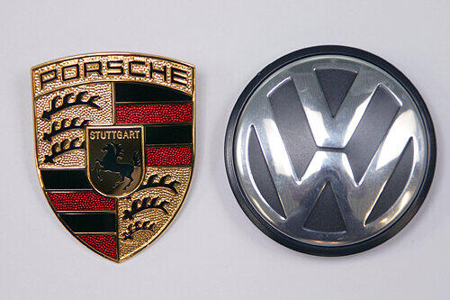 VW und Porsche rufen rund 800.000 Autos zurück.
