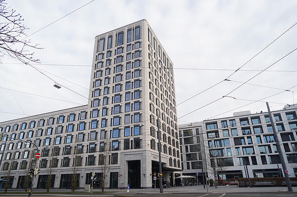 Schöne Architektur hier bei Schwabinger Tor in München.