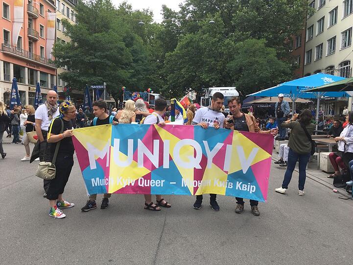 Die Bilder vom CSD auf dem Marienplatz und der Parade.
