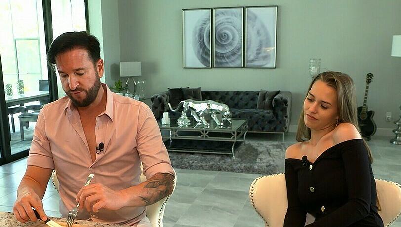 Der Wendler und seine Laura können ihren Umzug kaum erwarten. Der Wendler und seine Laura können ihren Umzug kaum erwarten.