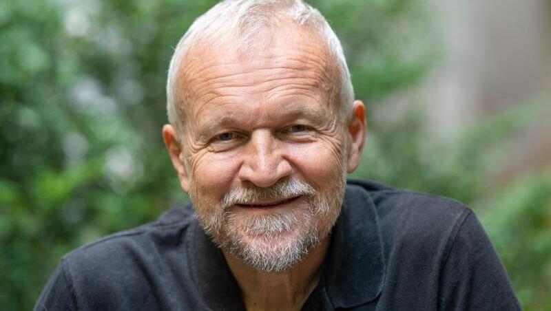Jan Novak hat sich mit dem Leben des Starautors Milan Kundera auseinandergesetzt. Jan Novak hat sich mit dem Leben des Starautors Milan Kundera auseinandergesetzt.