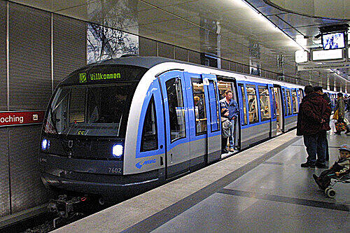 Fährt wohl nicht zum Flughafen: Die Münchner U-Bahn.