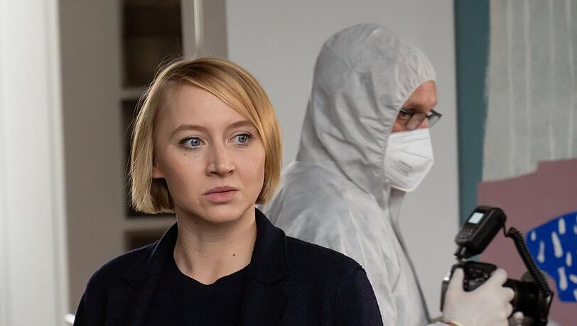 "Solo für Weiss: Todesengel": Nora Weiss (Anna Maria Mühe) ermittelt am Tatort.