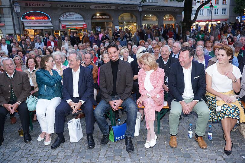 Weitere Bilder vom Ehrenfest für Sigi Sommer auf dem Rindermarkt.