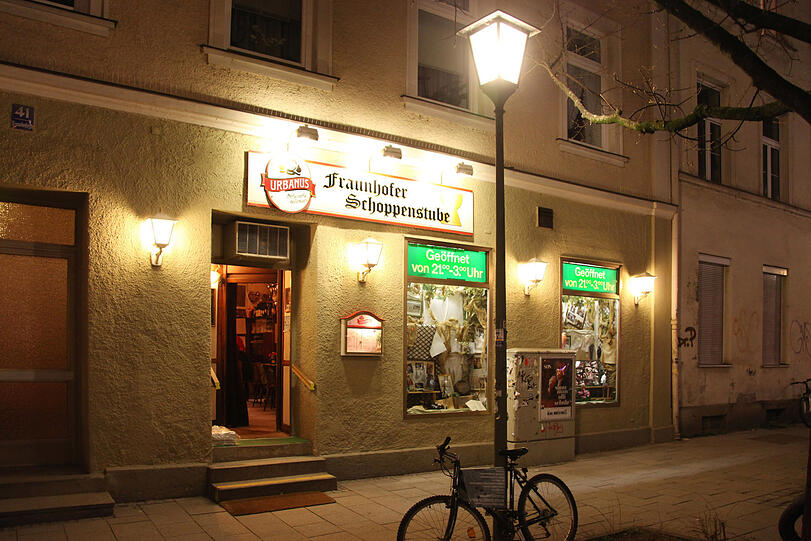 Die Schoppenstube von außen: Hier ist das Licht längst ausgegangen.