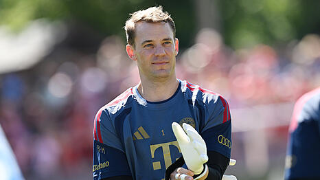 Bayern-Kapit&auml;n Manuel Neuer beim Trainingsauftakt in Rottach-Egern &ndash; der 40-j&auml;hrige Torh&uuml;ter startet in seine wohl letzte Saison und richtet den Fokus voll auf den FC Bayern.