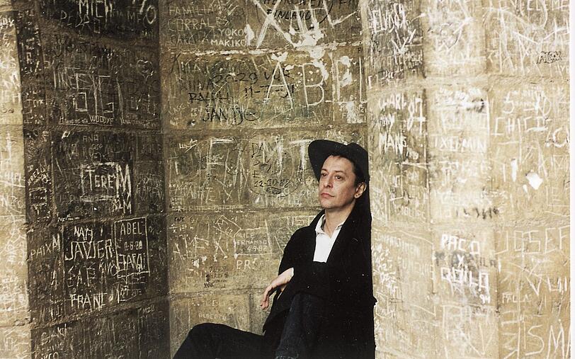 Nachdenklich, in sich gekehrt und doch wortgewaltig: Rio Reiser gilt als großer Poet der deutschen Pop- und Rockmusik. Nachdenklich, in sich gekehrt und doch wortgewaltig: Rio Reiser gilt als großer Poet der deutschen Pop- und Rockmusik.