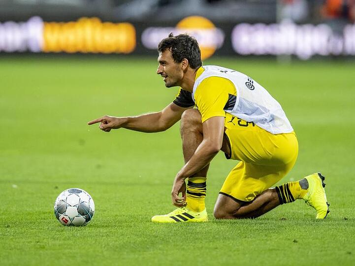 Borussia Dortmund muss im Supercup gegen den FC Bayern München auf Abwehrchef Mats Hummels verzichten.