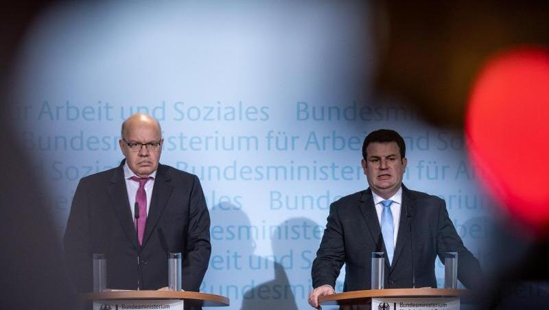 Treffen sich zu Gesprächen: Peter Altmaier und Hubertus Heil. Treffen sich zu Gesprächen: Peter Altmaier und Hubertus Heil.