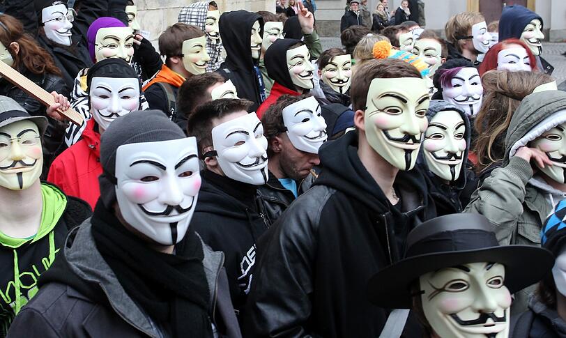 Affige Kostüme, witzige Plakate und viele Masken: Die Bilder von der Anti-ACTA-Demo in München