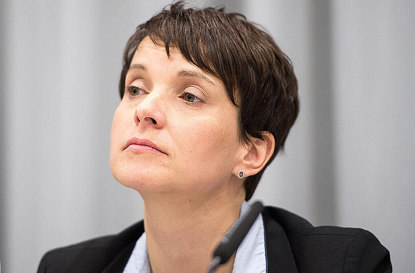 Frauke Petry bestreitet nun, dass AfD-Mitglieder in Clausnitz dabei waren.