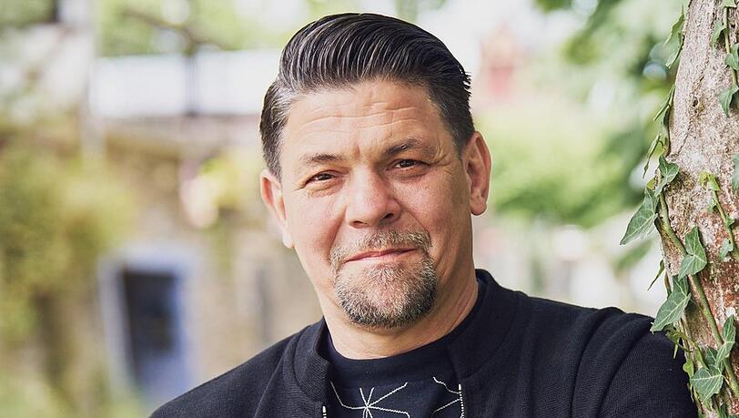 Tim M&auml;lzer hat bei Instagram ein Foto vom "Kitchen Impossible"-Dreh ver&ouml;ffentlicht.