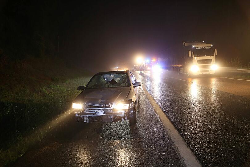 Der Sohn des Lkw-Fahrers musste mit ansehen, wie sein Fahrer überfahren wurde. Bilder vom Unfallort.