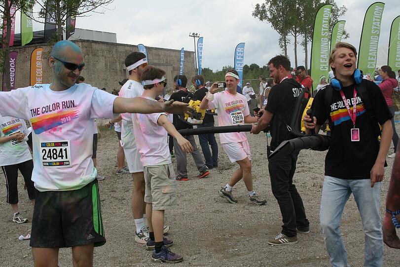 Bunter geht's nicht: Der Color Run in Riem. Die Bilder.