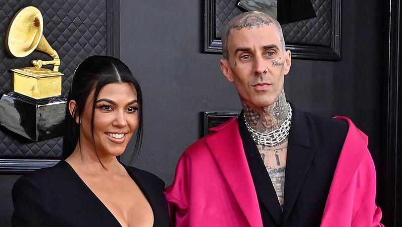 Kourtney Kardashian und Travis Barker besuchten gemeinsam die Grammy-Verleihung am Sonntagabend.