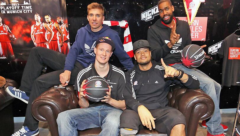 Die Bayern-Basketballer Steffen Hamann (von l.), Robin Benzing, Chevon Troutman und Brandon Thomas. Die Bayern-Basketballer Steffen Hamann (von l.), Robin Benzing, Chevon Troutman und Brandon Thomas.