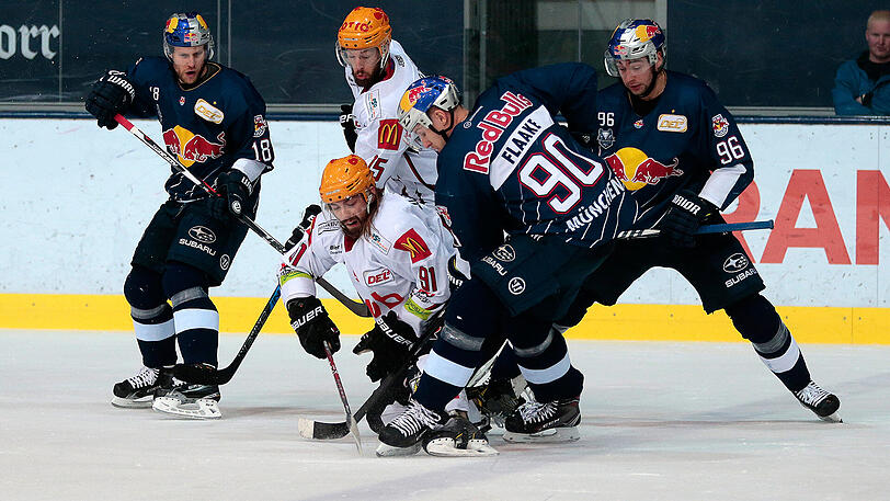 Szene aus Spiel 3 im Playoff-Viertelfinale zwischen dem EHC und Bremerhaven.