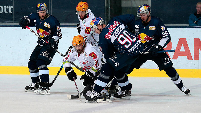 Szene aus Spiel 3 im Playoff-Viertelfinale zwischen dem EHC und Bremerhaven. Szene aus Spiel 3 im Playoff-Viertelfinale zwischen dem EHC und Bremerhaven.