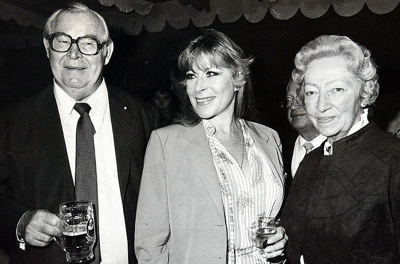 Christel Sembach mit ihren Eltern Carl Sembach (1908-1984) und Frieda Sembach-Krone (1915-1995).