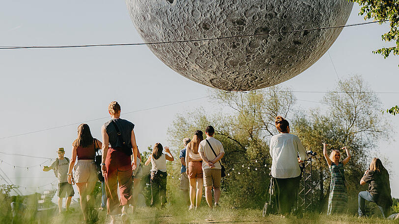 Tollwood zeigt auch 2026 wieder, wie vielf&auml;ltig und lebendig M&uuml;nchen im Sommer ist. Und wenn der Tollwood-Sommer zu Ende geht, bleiben viele dieser kleinen Momente.