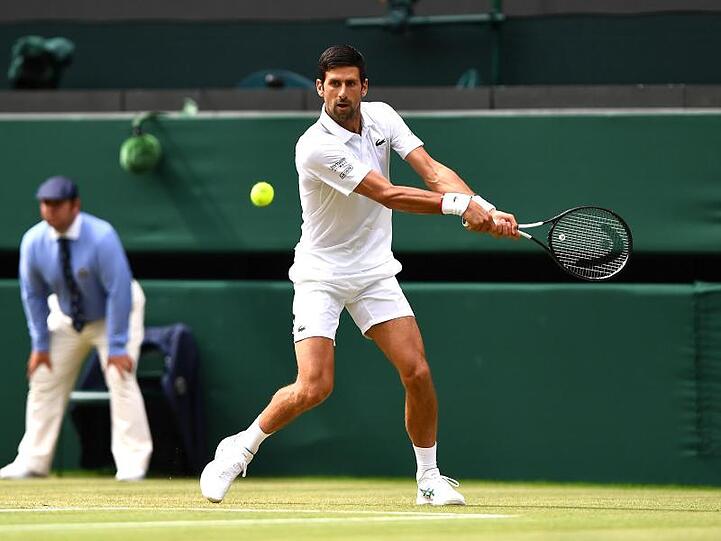 Steht in Wimbledon im Achtelfinale: Novak Djokovic.