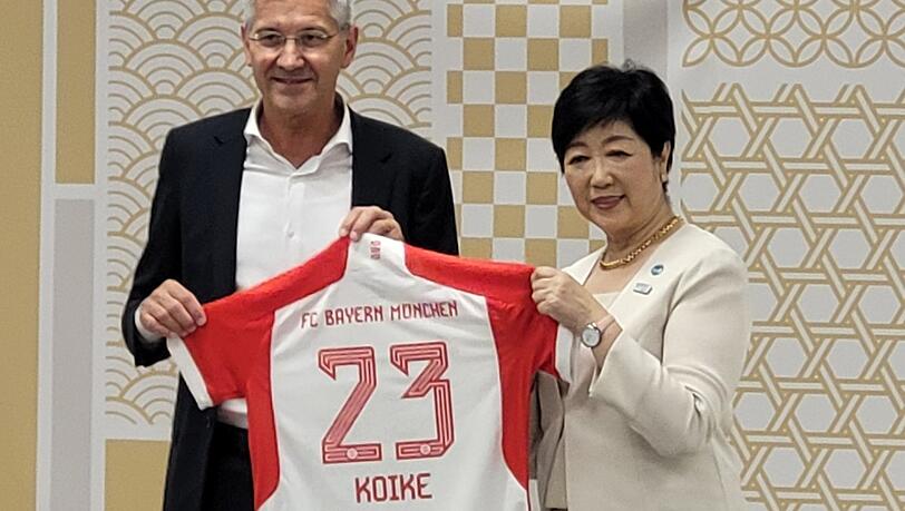 "Der gegenseitige Respekt, die Strebsamkeit und das Streben nach Perfektion", beeindruckt FC-Bayern-Boss Herbert hainer, wie er beim Treffen mit Tokios Gouverneurin Yuriko Koike erzählt.