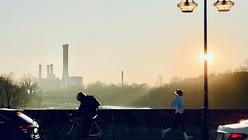 Bei dem Licht kann sich sogar das Heizkraftwerk S&uuml;d sehen lassen.