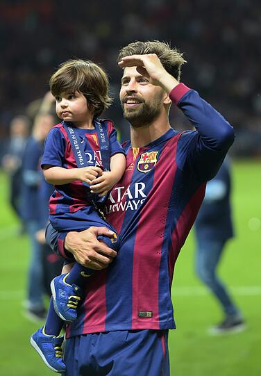 Gerard Piqué mit seinem Sohn Milan