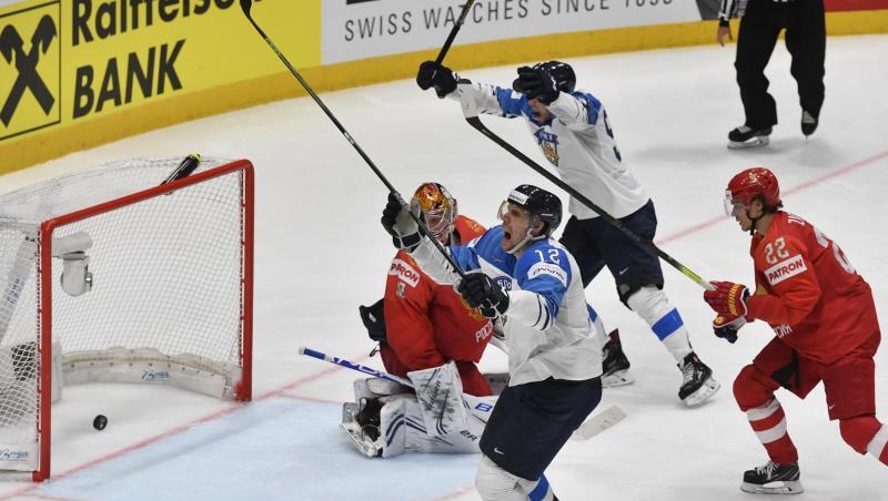 Marko Anttila (Nr. 12) schoss Finnland gegen die Russen ins WM-Finale. Marko Anttila (Nr. 12) schoss Finnland gegen die Russen ins WM-Finale.