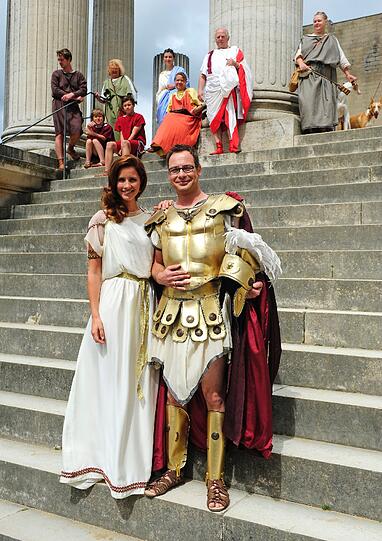 Mit dem drei Stunden langen Live-Spektakel aus dem Amphitheater in Xanten sollte spielerisch Wissen über die alten Römer vermittelt werden. Die Bilder aus der Show