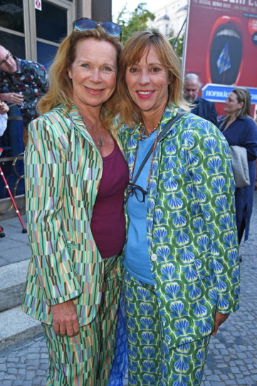Und auch sie kamen aus dem Strahlen gar nicht mehr heraus: Marion Kracht und Carin C. Tietze.
