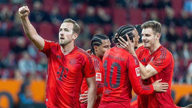 Der FC Bayern gewinnt gegen den FC Augsburg mit 3:1.