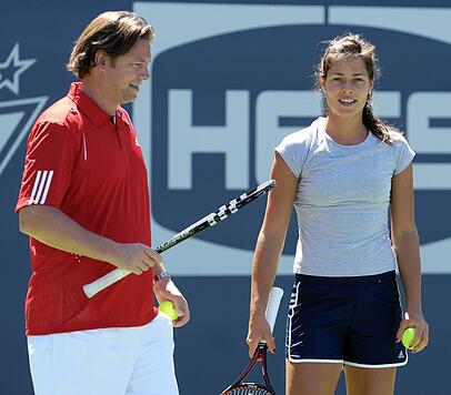 Ana Ivanovic und ihr ehemaliger Trainer Sven Groeneveld im Jahr 2008. Ana Ivanovic und ihr ehemaliger Trainer Sven Groeneveld im Jahr 2008.
