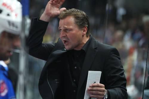 Sauer auf sein Team: Tigers-Cheftrainer  Andreas Brockmann nach der 1:4-Testpleite gegen die Kölner Haie.