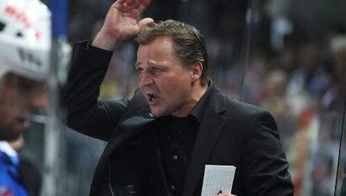 Sauer auf sein Team: Tigers-Cheftrainer Andreas Brockmann nach der 1:4-Testpleite gegen die Kölner Haie. Sauer auf sein Team: Tigers-Cheftrainer Andreas Brockmann nach der 1:4-Testpleite gegen die Kölner Haie.