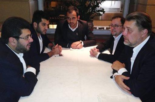 Investor Hasan Ismaik (von li.), sein Bruder Abdelrahman und sein Münchner Vertreter Noor Basha, 1860-Vize-Präsident Erik Altmann und Präsident Gerhard Mayrhofer bei Ismaiks Überraschungsbesuch in München.