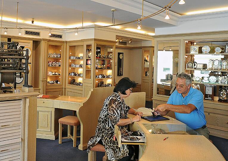 Juwelier Fridrich ist in München der Juwelier mit langer Tradition von exklusiven Trauringen bis zu wertvollen Uhren.