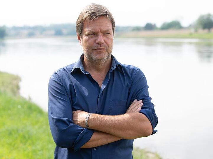 "Das Extrem wird zur Regel. Und das verändert die Grundannahmen, auf denen Landwirtschaft bisher betrieben wurde", sagt Robert Habeck.