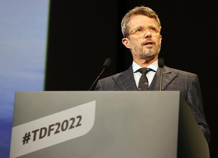 Bei der Präsentation zur Tour de France 2022 tritt Kronprinz Frederik von Dänemark im Oktober 2021 mit voller Gesichtsbehaarung in Paris auf.